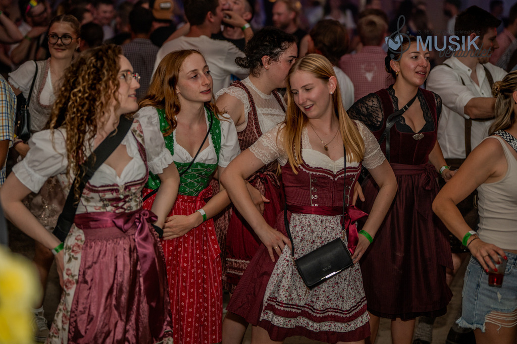 DSC_3859 | "Fussifoto.com – Ihr Ansprechpartner für hochwertige Fotografie! Entdecken Sie kreative Bilder und professionelle Dienstleistungen. Kontaktieren Sie uns für Ihre Projekte!"