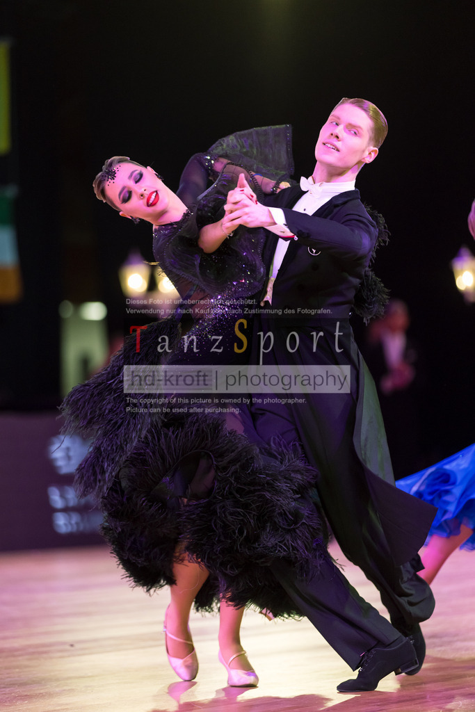 20241215_WDSF_Int_Open_Std-Riga-9138 | Tanzsportbilder, Standardtanz, Lateintanz, WDSF, DTV, LTVB, dancecomp, goc, hessen tanzt, blaues band der spree, walzer, tango, wiener walzer, slowfox, quickstepp, samba, rumba, cha-cha-cha, paso doble. jive, hd-kroft photography, turniertanzsport