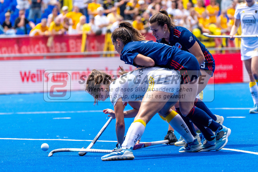 Final4_20250531-1209-HK107531 | Krefeld, Deutschland, 31.05.2025:  Feldhockey Final4 2025 – „Deutsche Feldhockey-Meisterschaften 2025“ im Gerd-Wellen-Hockeyanlage am 31.05.2025 in Krefeld, Deutschland. (Foto von Kramhöller/Fehrmann/Kaste)Krefeld, Germany, 31.05.2025: Feldhockey Final4 2025 – „Deutsche Feldhockey-Meisterschaften 2025“ in Gerd-Wellen-Hockeyanlage at 31.05.2025 in Krefeld, Deutschland. (Foto from Kramhöller/Fehrmann/Kaste)