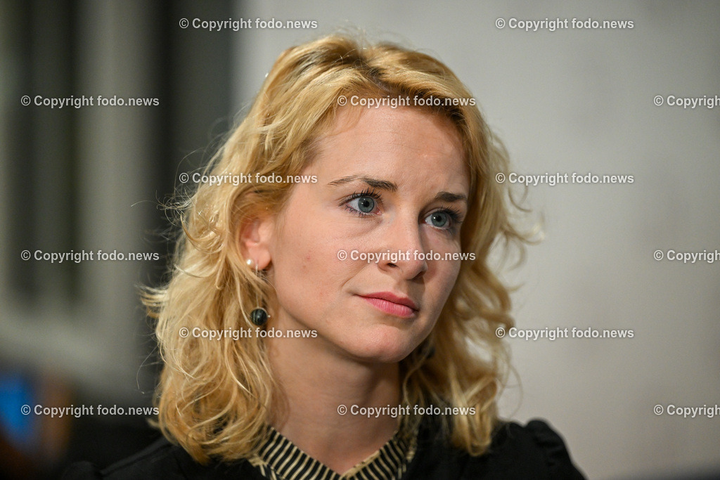 Pressewahldienst Linz zur Nationalratswahl 2024_ 29.09.2024-79 | 29.09.2024, Ursulinenhof Linz AUT, Nationalratswahl 2024, Pressewahldienst im Bild Eva Maria Holzleitner (SP, NAbg)