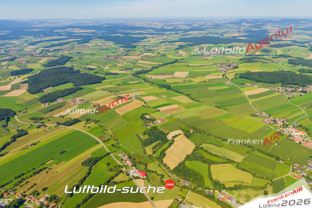 Luftaufnahme  Hinterbuchberg  Neukirchen beim Heiligen Blut Das Luftbild wurde 2025 vom UL-Flugzeug heraus erstellt ( keine Drohne ) - Hochauflösende Luftaufnahme -Nicht vergleichbar mit Google Maps oder Satelittenbilder- Die Geschenkidee !Mit Lizenz und Bildrechte bestellbar
