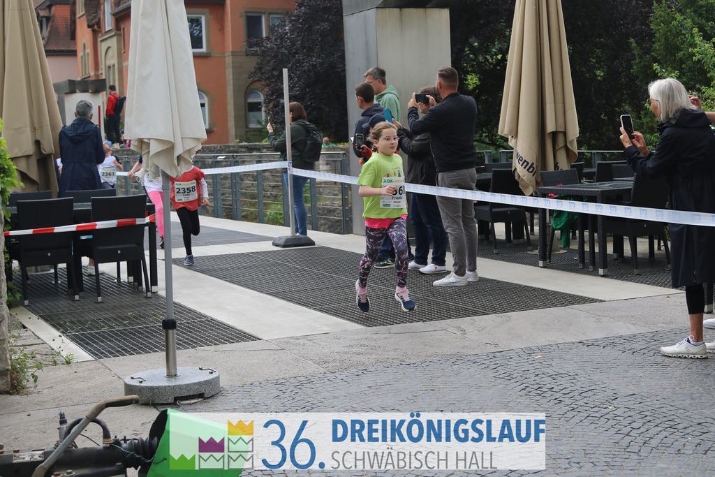 AOK Junior Cup 400m | 3Königslauf 2022 AOK Junior Cup 400m - Realisiert mit Pictrs.com