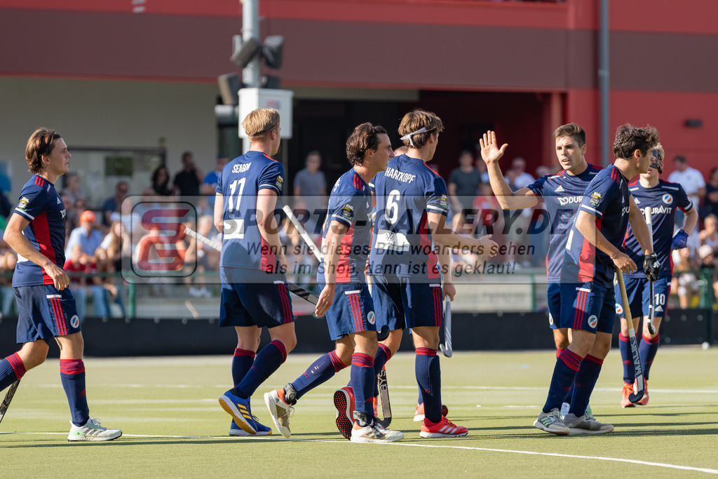 HK_20220903_109743 | 1. Bundesliga Herren Düsseldorfer HC - Mannheimer HC am 3.9.2022 DHC Düsseldorf, Düsseldorf , Raphael Hartkopf ( mannheimer HC #6 ) , Gonzalo Peillat ( Mannheimer HC #2 )