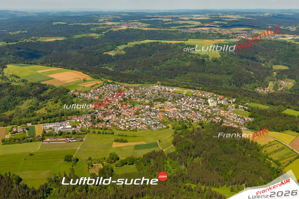 Das Luftbild zeigt : Großdeinbach Schwäbisch Gmünd - Die Luftaufnahme wurde 2024 vom UL-Flugzeug aus erstellt ( keine Drohne ) - Hochauflösende Luftaufnahme - Für grossformatige Ausdrucke geeignet. Die Geschenkidee !Mit Lizenz und Bildrechte bestellbar