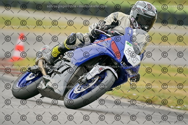 25bt05-0643 | markuskiefer.com - Realisiert mit Pictrs.com