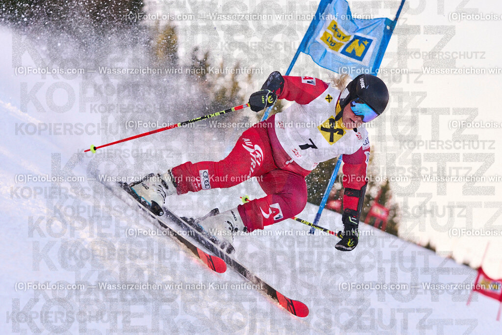 ALP0136_MastersCup-RTL-I_LKHF_Esletzbichler Elfriede | NÖ Raiffeisen MastersCup, Jugend - Damen - Herren, Riesentorlauf-Rennen 1 auf der Fuchswaldpiste, durchführender Verein: Schiklub Lackenhof, So 9. Februar 2025.