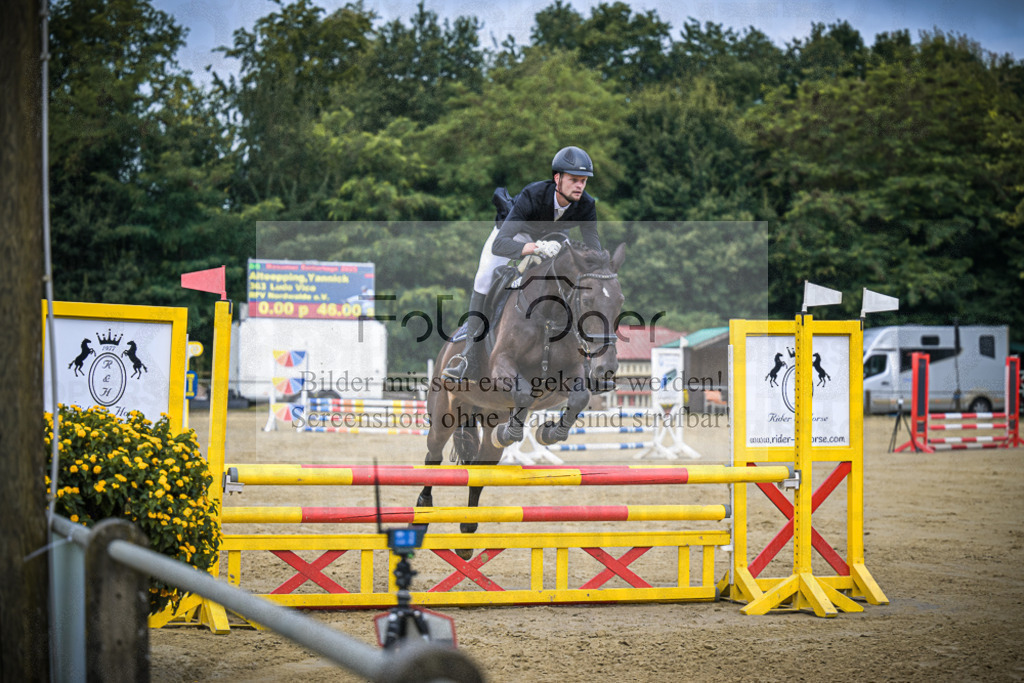 DOS_1445 | Entdecke hochwertige Reitturnierfotos von Foto Oger. Professionell, emotional und authentisch – jetzt Lieblingsmomente im Shop bestellen.Deutschlandweite Turnierfotografie. - Realisiert mit Pictrs.com