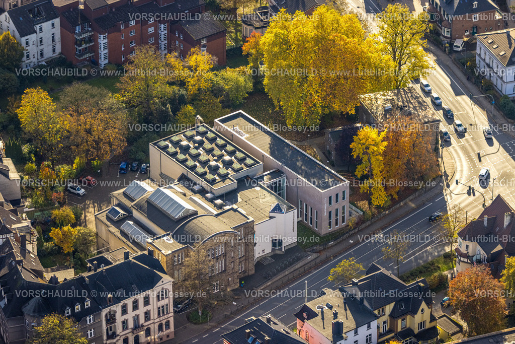 Witten231101162 | Luftbild, Märkisches Museum Witten und Stadtbibliothek, herbstliche Laubbäume Husemannstraße Ecke Ruhrstraße, Witten, Ruhrgebiet, Nordrhein-Westfalen, Deutschland