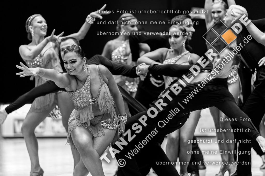 20240113-10683 | Hier finden Sie Tanz Bilder vom Latein und Standard Formationen tanzen. Sportbilder vom Tanzsport. Schöne Fotos und von Weltmeisterschaft, Europameisterschaft, Bundesliga, Regionalliga, Oberliga und Landesliga sowie von GOC Stuttgart, DanceComp, WM Bremen