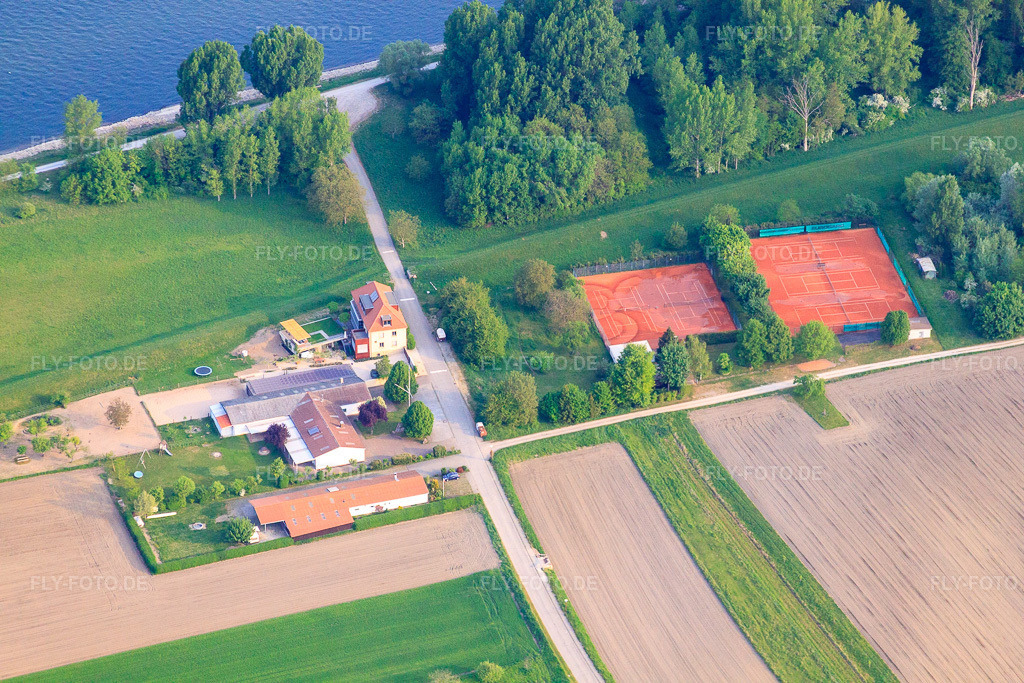 Luftbild: Tennisplätze am Rheinufer des TennisClub Rheinsheim und Klubhäuser des WSC Rheintreue, Rheinsheim und KVB Rheinsheim im Ortsteil Rheinsheim in Philippsburg im Bundesland Baden-Württemberg in Deutschland. Foto: IMG_40411.jpg vom 24.04.2011 durch Werner Riehm/FLY-FOTO.deWWW.KANU-WSC.DE