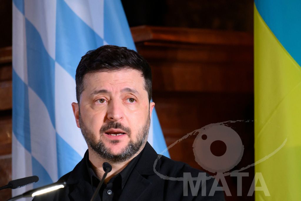 _DWA0921 | Politiker Wolodymyr Selenskyj, Präsident der Ukraine, in der Residenz vor der Verleihung des Ewald-von-Kleist-Preis. Der diesjährige Ewald-von-Kleist-Preis wird am Rande der Münchner Sicherheitskonferenz 2026 an das ukrainische Volk vergeben. München, 14.02.2026 Bayern Deutschland - Realisiert mit Pictrs.com