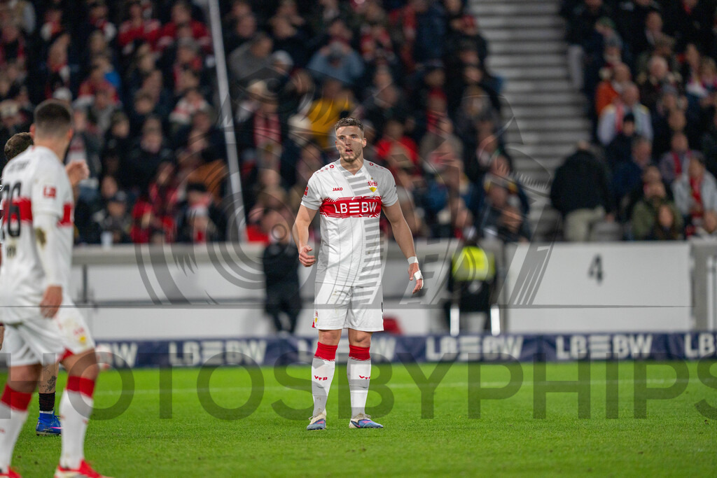 VfB Stuttgart vs. RB Leipzig, Fussball, 1. Bundesliga, 26. Spieltag, 15.03.2026 | Ermedin Demirovic (VfB Stuttgart, #09),VfB Stuttgart vs. RB Leipzig, Fussball, 1. Bundesliga, 26. Spieltag, 15.03.2026Foto: photosbyphips/Philip Ziegler
