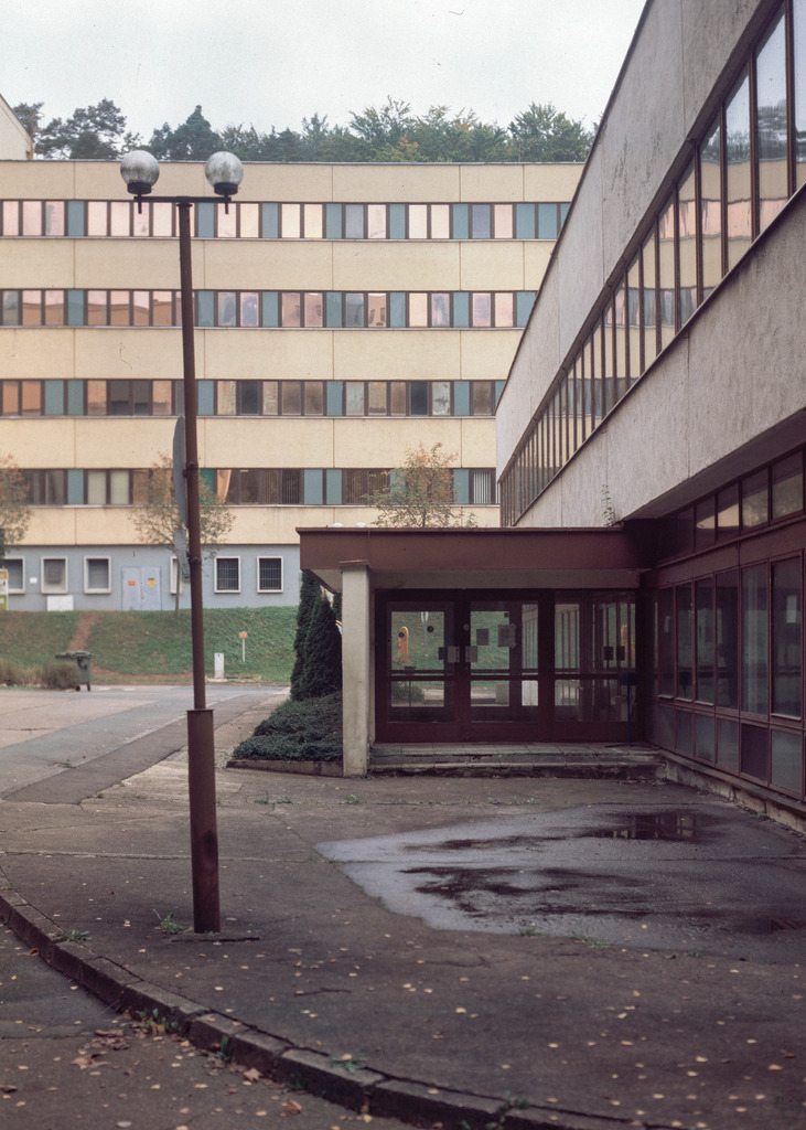 Gera-Lusan | Ehemalige Betriebskantine im heutigen Gewerbepark Keplerstraße. - Realisiert mit Pictrs.com