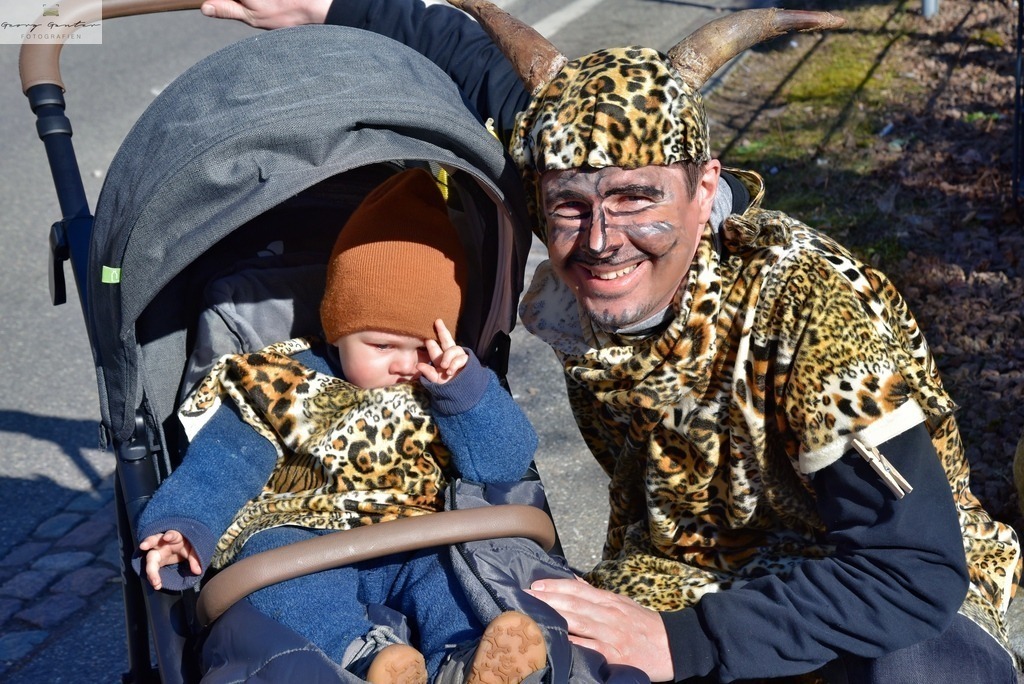 FaMoUmzug-018-RA | Fotoblog Schwarzwald, Foto Blog Wiesental, Pfaffenberg, Winterzauber, Zeller Bergland, Zell im Wiesental, Fotoblog Wiesental, Landschaftsfotos, Bilder Wiesental, Natur, Naturbilder, Fastnacht, Zeller Fastnacht, Zeller Fasnacht, Zeller Bergland, Belchen, - Realisiert mit Pictrs.com