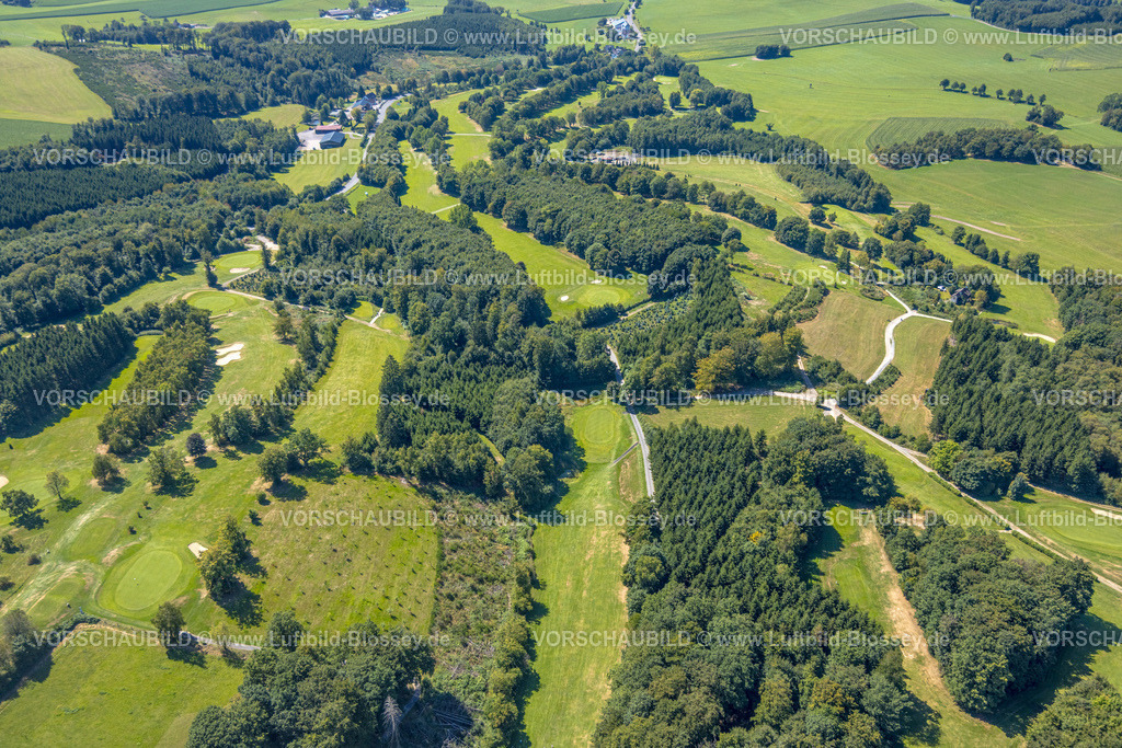 Kierspe250813171 | Luftbild, Golfwiese Golfclub Varmert e.V. mit Sandbunker, Elbringhausen, Kierspe, Sauerland, Nordrhein-Westfalen, Deutschland