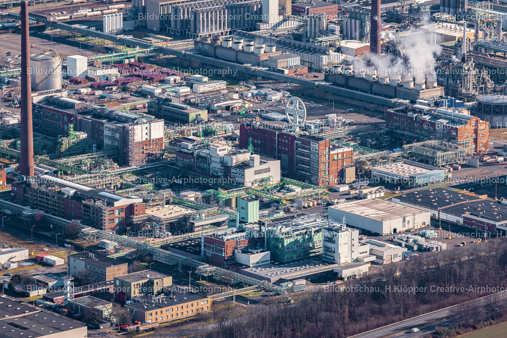 439A6791 | Technische Anlagen im Industriegebiet Chempark Dormagen im Ortsteil Chorweiler in Köln im Bundesland Nordrhein-Westfalen. Der Produktionsschwerpunkt des Standorts liegt auf der Entwicklung und Herstellung von Pflanzenschutzmitteln, Polymeren, Kunststoffen und Kautschuken - Realisiert mit Pictrs.com