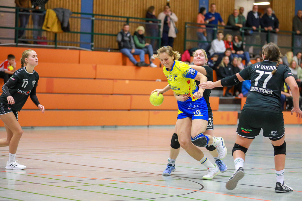 SVN_TvVoerde_021124_043 | Bildergalerie von Sport-Ereignissen aber auch von weiteren spannenden Dingen - nicht nur vom Niederrhein. In Anlehnung an den bekannten Spruch von Hanns Dieter Hüsch heißt das Motto: "Niederrhein ist überall".  - Realisiert mit Pictrs.com