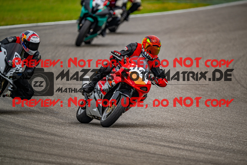 MaZZes_FotoMatrix_240701_6007705_7151 | INST