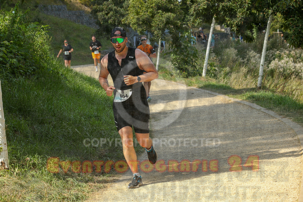 250824_1444_EX1_7375 | Sportfotografie im Rhein-Sieg Kreis, Köln, Bonn, NRW, Rheinland Pfalz, Hessen, etc. Unser Tätigkeitsfeld umfasst den Laufsport vom Volkslauf über den Marathon, Duathlon, Triathon bis zum Ultralauf wie Kölnpfad Ultra oder Schindertrail.