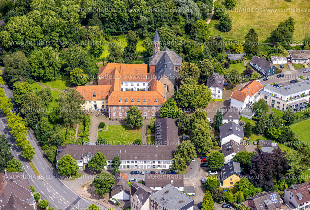 Muelheim240703328 | Luftbild, Kloster Saarn und Klostergarten, Kirche St. Mariä Himmelfahrt, Saarn, Mülheim an der Ruhr, Ruhrgebiet, Nordrhein-Westfalen, Deutschland