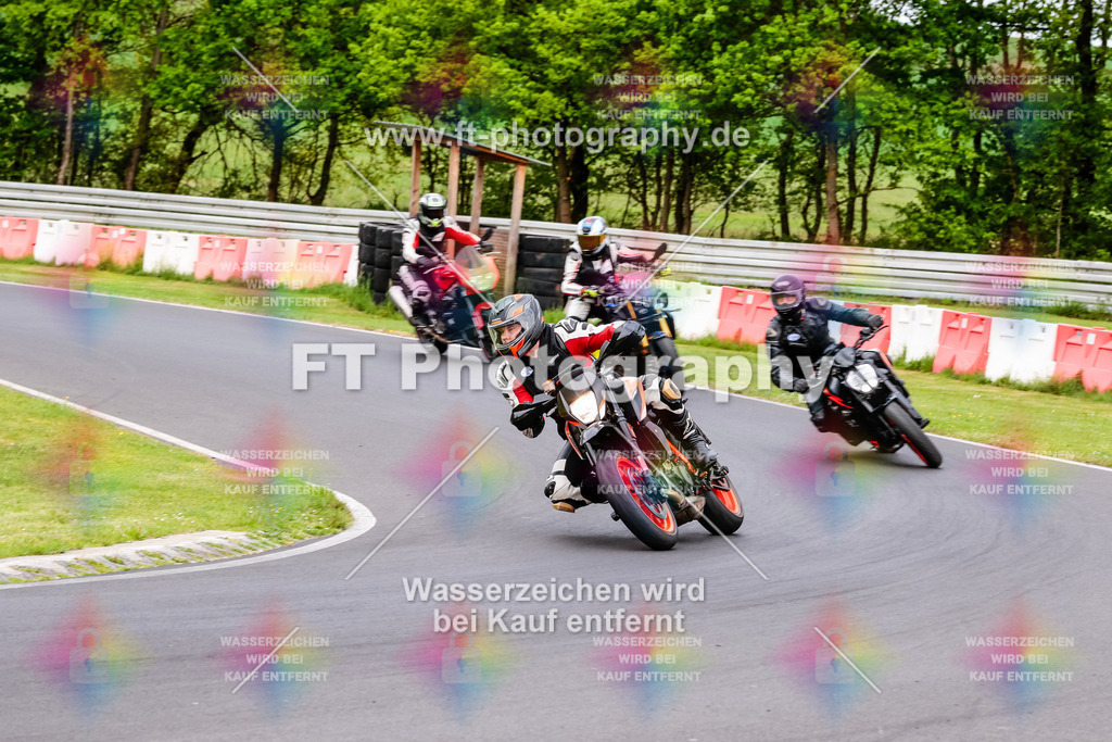 MotoTeamVBK-20128 | Hier findet Ihr Bilder von Touristenfahrten auf der Nürburgring Nordschleife oder von anderen Veranstaltungen die ich besucht habe. Viel Spass beim Durch Schauen 