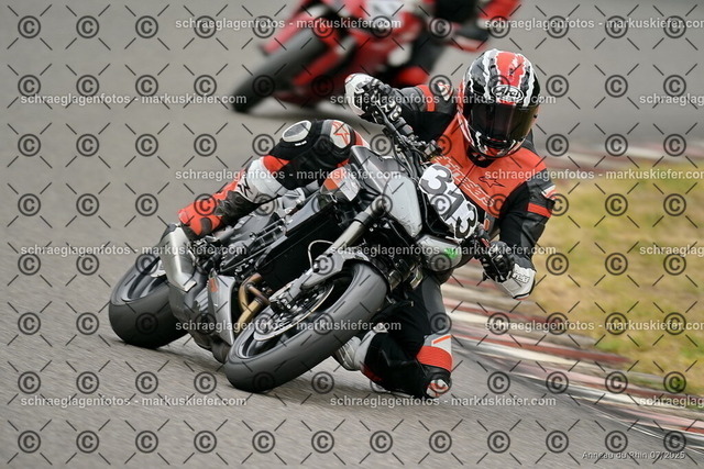 25bt05-1094 | markuskiefer.com - Realisiert mit Pictrs.com