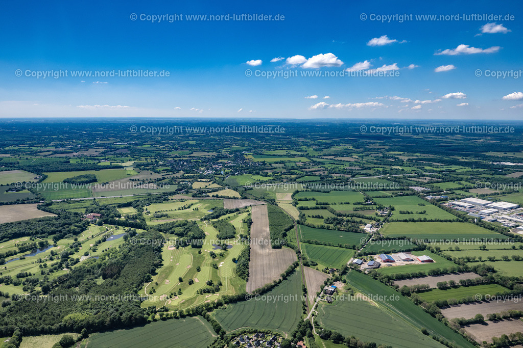 Alveslohe_ELS_7537030622 | ALVESLOHE 03.06.2022 Strukturen auf landwirtschaftlichen Feldern in Alveslohe im Bundesland Schleswig-Holstein, Deutschland. // Structures on agricultural fields in Alveslohe in the state Schleswig-Holstein, Germany. Foto: Martin Elsen