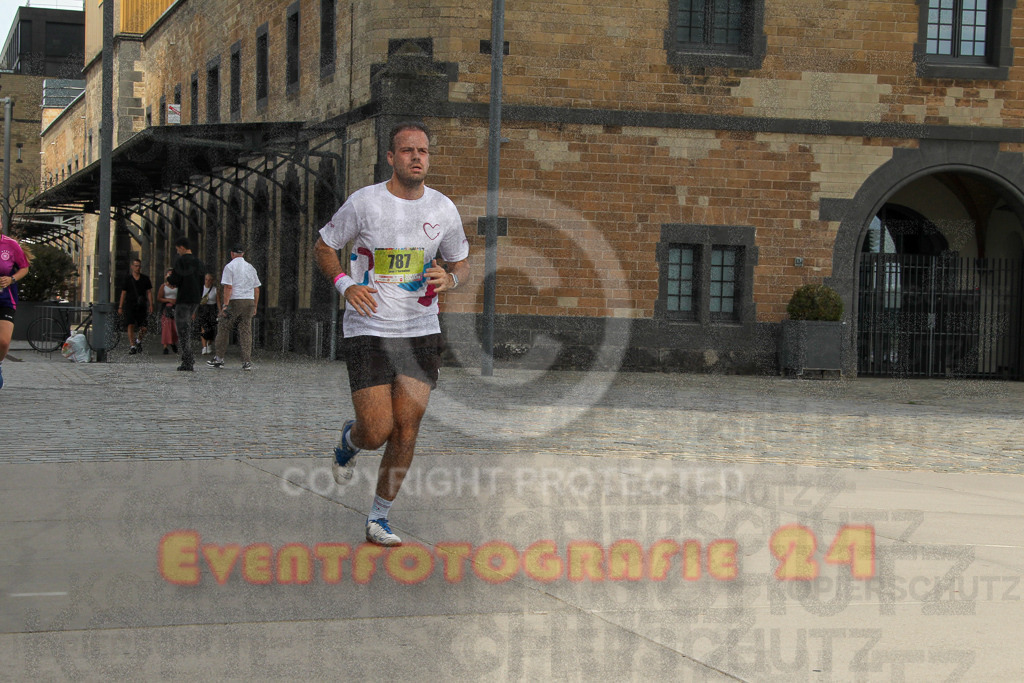250920_1328_EV4_5691 | Sportfotografie im Rhein-Sieg Kreis, Köln, Bonn, NRW, Rheinland Pfalz, Hessen, etc. Unser Tätigkeitsfeld umfasst den Laufsport vom Volkslauf über den Marathon, Duathlon, Triathon bis zum Ultralauf wie Kölnpfad Ultra oder Schindertrail.