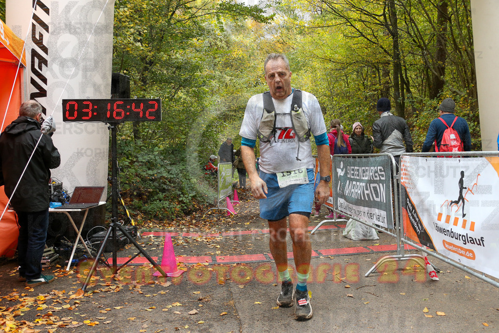 251026_1318_EX1_3154 | Sportfotografie im Rhein-Sieg Kreis, Köln, Bonn, NRW, Rheinland Pfalz, Hessen, etc. Unser Tätigkeitsfeld umfasst den Laufsport vom Volkslauf über den Marathon, Duathlon, Triathon bis zum Ultralauf wie Kölnpfad Ultra oder Schindertrail.