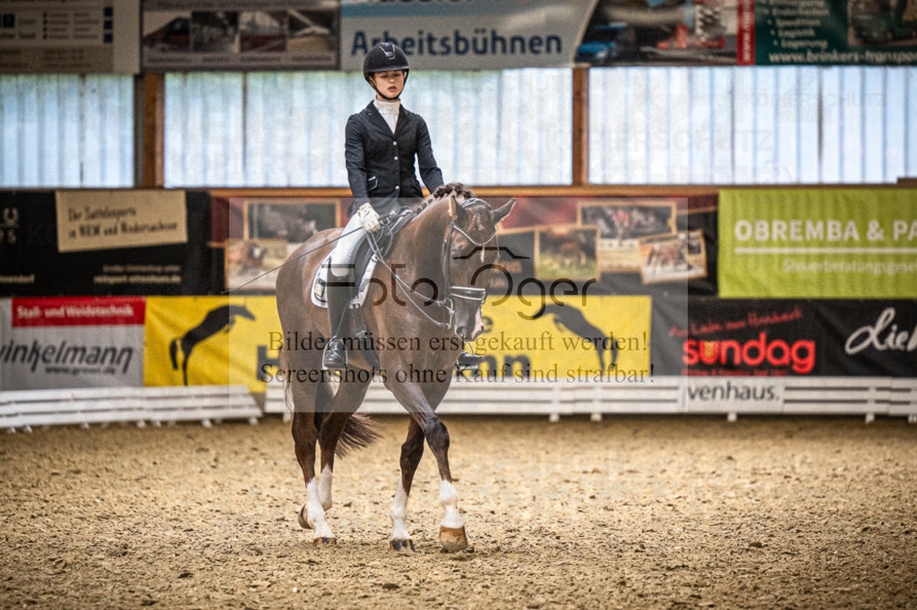 DOS_4065 | Entdecke hochwertige Reitturnierfotos von Foto Oger. Professionell, emotional und authentisch – jetzt Lieblingsmomente im Shop bestellen.Deutschlandweite Turnierfotografie. - Realisiert mit Pictrs.com