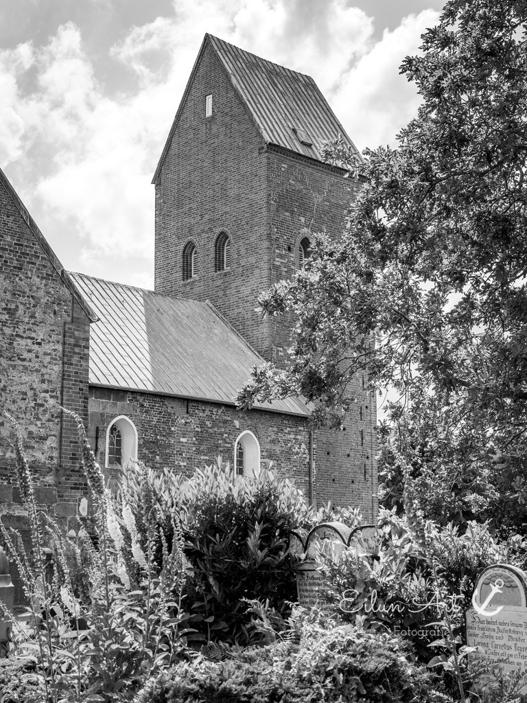 20240605-EAF_1565-2 | Eilun-Art-Fotografie Levke Martens, ihre Fotografin für Immobilien- und Landschaftsfotografie auf Föhr, Föhrer Motive als Poster, Leinwand, hinter Acrylglas oder stelle dir deinen eigenen Monatskalender zusammen, mit nur einem Klick