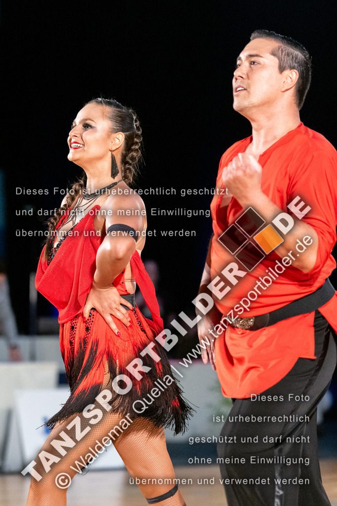 20250504-00506 | Hier finden Sie Tanz Bilder vom Latein und Standard Formationen tanzen. Sportbilder vom Tanzsport. Schöne Fotos und von Weltmeisterschaft, Europameisterschaft, Bundesliga, Regionalliga, Oberliga und Landesliga sowie von GOC Stuttgart, DanceComp, WM Bremen