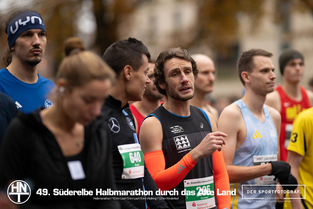 Süderelbe Halbmarathon 2025 I 09.11.2025 I Fotograf_DerSportfotograf.I 00289 | Der Sportfotograf. - Realisiert mit Pictrs.com