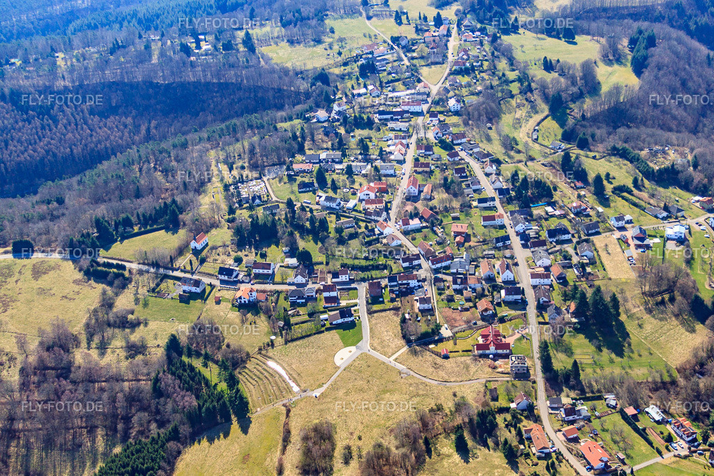 Dorfansicht aus Norden | Luftbild: Dorfansicht aus Norden in Hilst im Bundesland Rheinland-Pfalz in Deutschland. Foto: IMG_38447.jpg vom 20.03.2011 durch Werner Riehm/FLY-FOTO.de - Realisiert mit Pictrs.com
