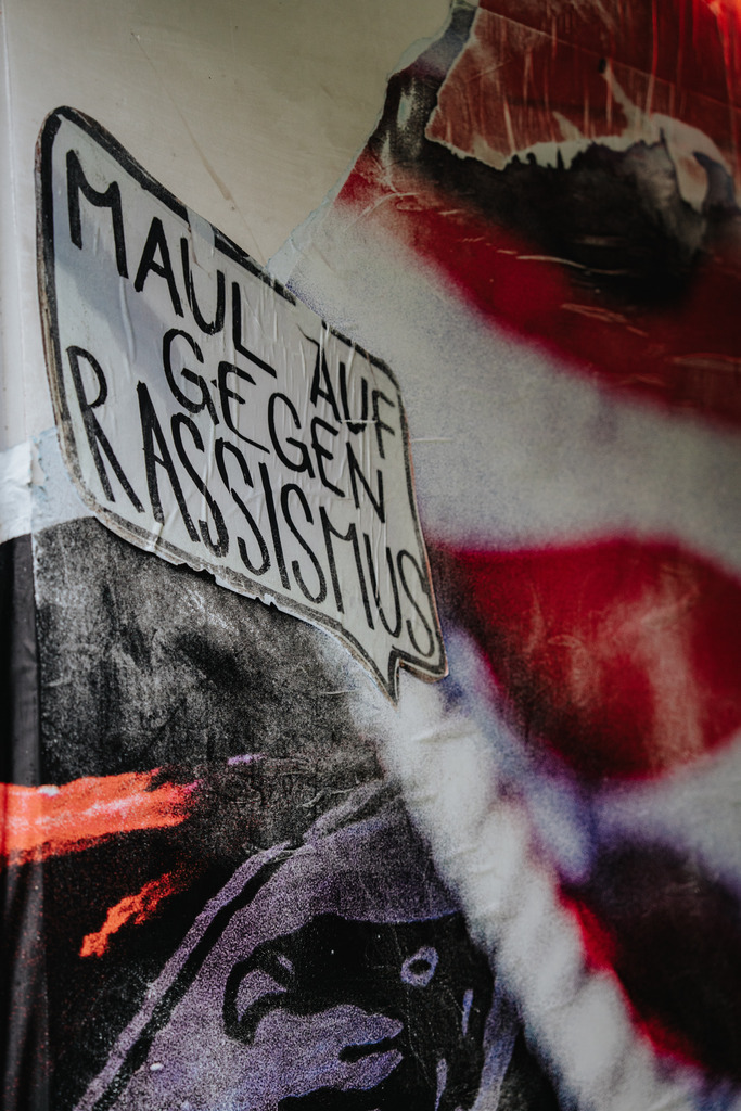 FCP00304 | Der offizielle Shop für FC St. Pauli Fotos. Wähle aus Spielszenen & Fanmomenten dein FCSP Wunschformat. Wir liefern Millerntor-Atmosphäre.