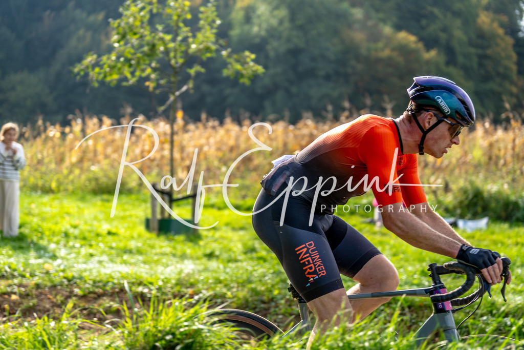 Ralf Eppink Photography 20251012_DSC04813 | Sportfotografie, Eventfotografie, Porträtfotografie, Radsport Fotograf, Triathlon Fotograf, Düsseldorf Fotograf, Köln Fotograf, Actionfotografie, Teamfotografie, Peoplefotografie, Business Portraits, Veranstaltungsfotografie, Reportagefotografie - Realisiert mit Pictrs.com