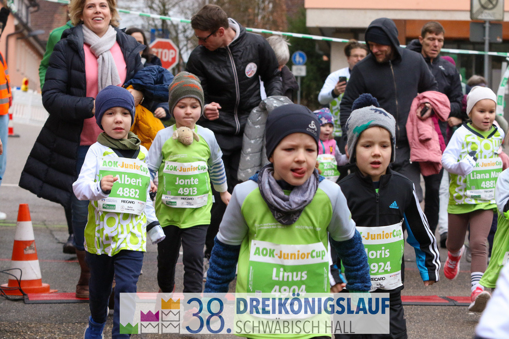 400m AOK Junior Cup | 3 Koenigslauf 2024 400m AOK Junior Cup - Realisiert mit Pictrs.com