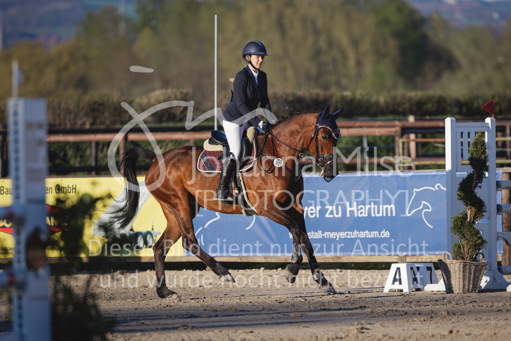 220416_6_M-Spr-621 | Frühlingsfest der Pferde
Herford
16.April 2022
Springprüfung Kl.M* geschlossen
