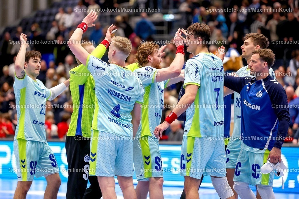 BHC02042601109 | 02.04.2026, Handball, HBL, Bergischer HC - VfL Gummersbach, Mitsubishi Electric HALLE Düsseldorf: Abschlussjubel nach dem Sieg der Gummersbacher im Derby gegen den BHC