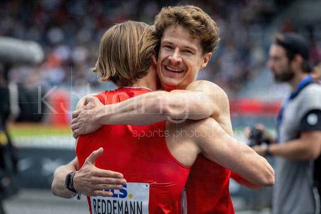 Deutsche Leichtathletik-Meisterschaften; Bochum-Wattenscheid, 26.07.2026 | Eddie Reddemann (TSV&nbsp;Bayer&nbsp;04&nbsp;Leverkusen), Daniel Hoffmann (TSV&nbsp;Bayer&nbsp;04&nbsp;Leverkusen) bei der Staffel; Deutsche Leichtathletik-Meisterschaften am 26.07.2026 im Lorheide-Stadion, Bochum-Wattenscheid (Nordrhein-Westfalen).