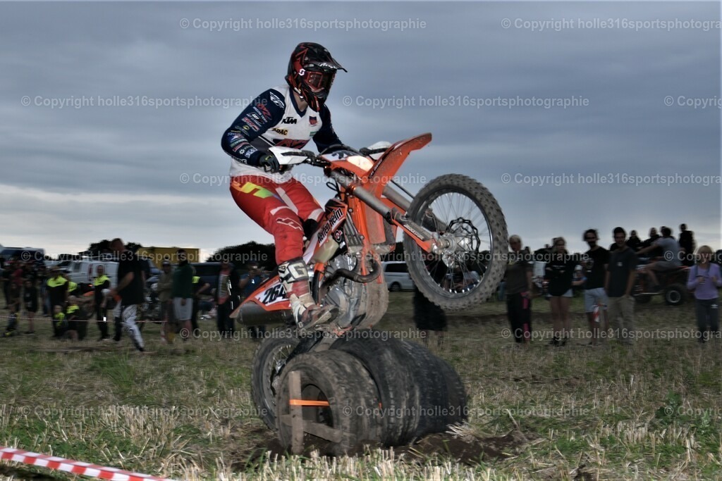 DSC_0226_01 (2) | Sportfotografie , Motorsport, Motoross, Reitsport, Mointainbike, Enduro,
Landschaft , Outdoor, Eventfotografie, Landschaft, Bilder online bestellen - Realisiert mit Pictrs.com