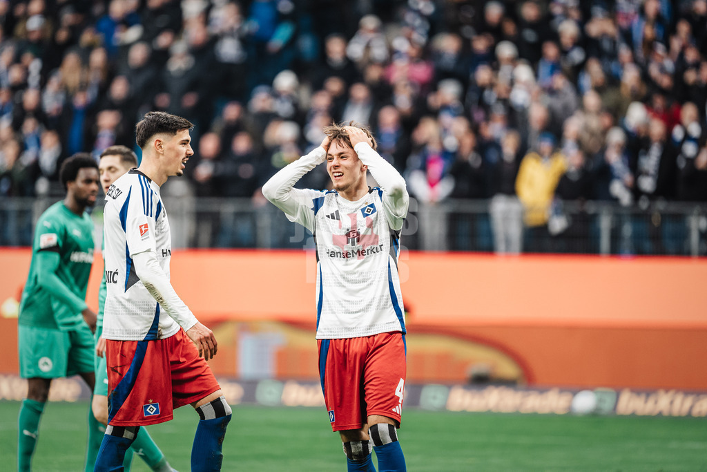 Fußball | Männer | Saison 2024/2025 | 2. Fußball-Bundesliga | 17. Spieltag | Hamburger SV vs. SpVgg Greuther Fürth | 21.12.2024 | Otto Emerson Stange (#49, HSV) ärgert sich