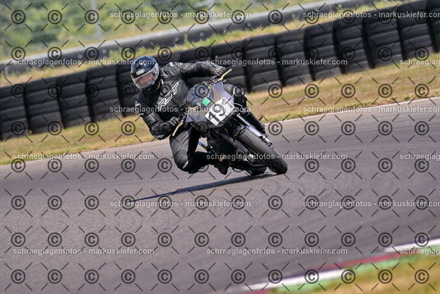 26bt05-1577 | markuskiefer.com - Realisiert mit Pictrs.com