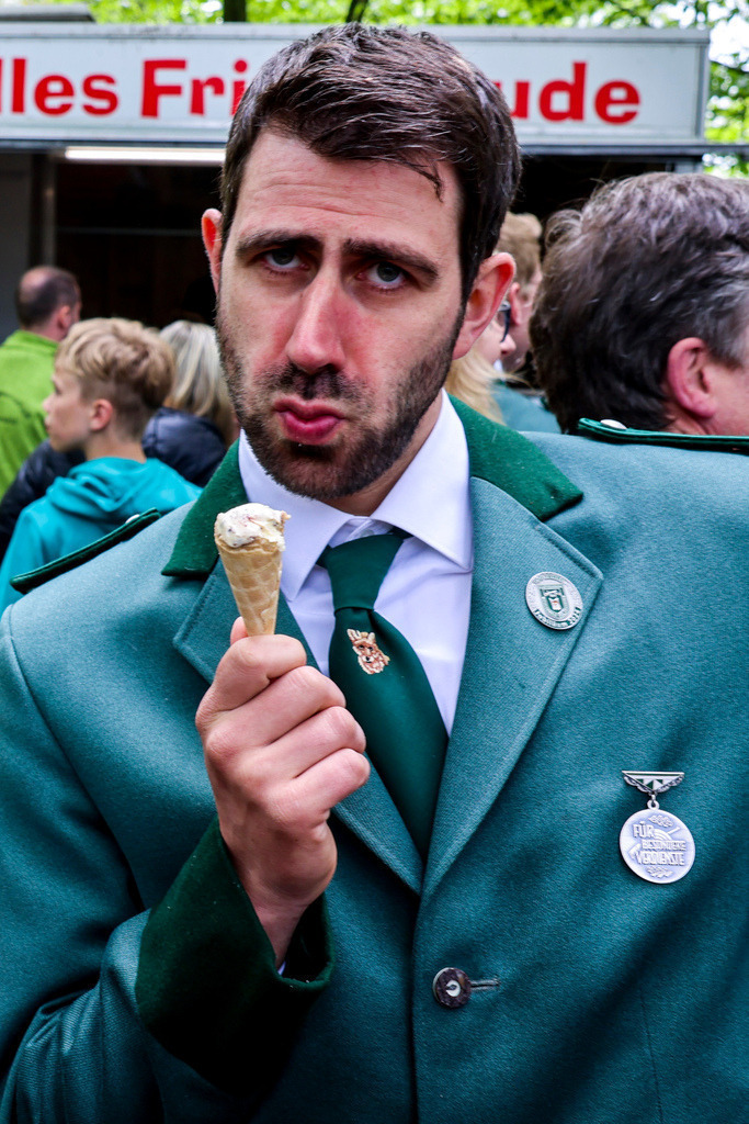 top-top.de 240505-018 | Foto, Video, Fotografie, Videografie, Fotobox, DJ, Discjockey, Musik, Musikbox, Veranstaltung, Photobooth, Amazon, Ebay, Buchtipp, Bestseller, Autor, Verlag, Buch, Wesel, Hamminkeln, NRW, Dinslaken, Rees, Drohne, Hochzeit, Party, Fotobox, Wesel, Fotograf