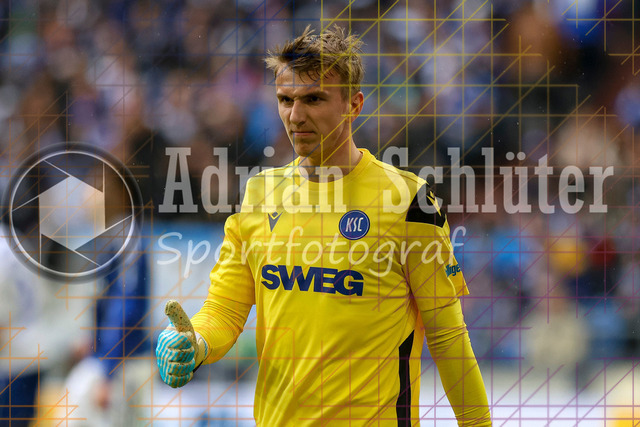 05.04.2026, GER, Fussball, Herren, 2. BL, Saison 2025/2026, FC Schalke 04 - Karlsruher SC | Hans Christian Bernat (KSC) gestikuliert, Gestik 