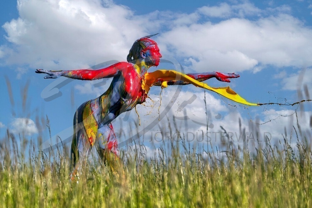 BodyArt-WIESENSPLASH_8756a2 | #002 | Modell: Christina | Foto: Tschiponnique Skupin - Realisiert mit Pictrs.com