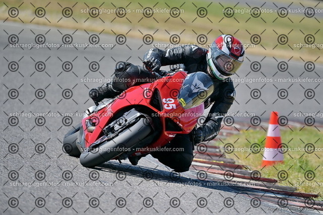 25bt04-0281 | markuskiefer.com - Realisiert mit Pictrs.com