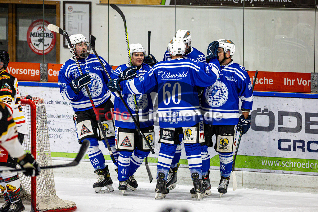 SC Forst NATURE BOYZ gegen EHC Bad Aibling AIBDOGS | Eishockey Landesliga 2025/26 Vorrunde, SC Forst NATURE BOYZ gegen EHC Bad Aibling AIBDOGS, 20251031,Torjubel,2025-10-31 in Peißenberg (flatbuy Arena Peißenberg), Copyright: WolfgangxLindner www.foto-lindner.de