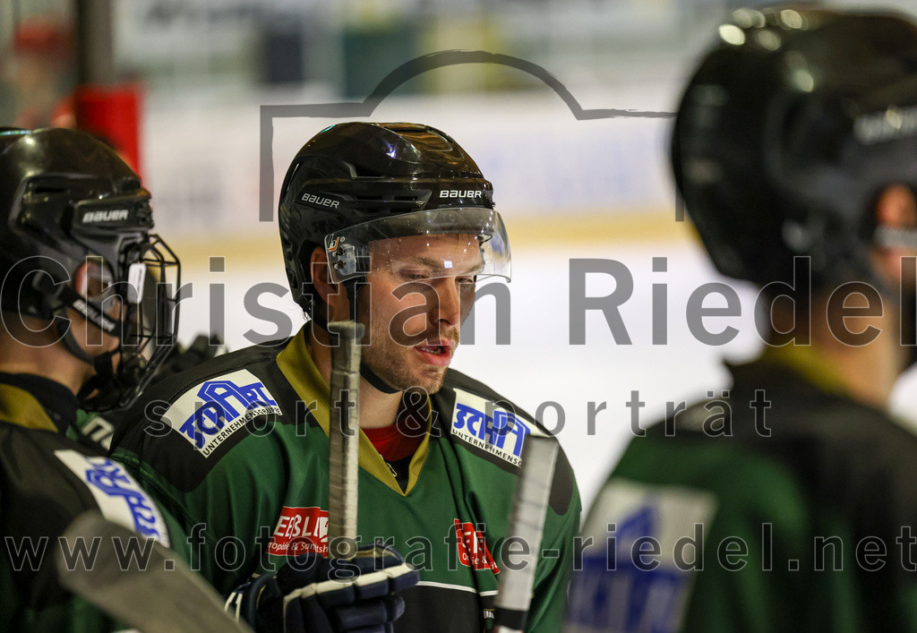 2022-12-02_016_TSV_Erding_gegen_EV_Pegnitz | Erding, Deutschland, 02.12.2022:
Eishockey, Bayernliga 2022 / 2023, 17. Spieltag, TSV Erding gegen EV Pegnitz, Endergebnis: 9:3

Thomas Plihal (Erding Gladiators, #65)

Foto: Christian Riedel / fotografie-riedel.net