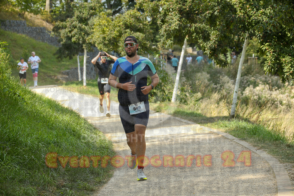 250824_1452_EX1_7895 | Sportfotografie im Rhein-Sieg Kreis, Köln, Bonn, NRW, Rheinland Pfalz, Hessen, etc. Unser Tätigkeitsfeld umfasst den Laufsport vom Volkslauf über den Marathon, Duathlon, Triathon bis zum Ultralauf wie Kölnpfad Ultra oder Schindertrail.